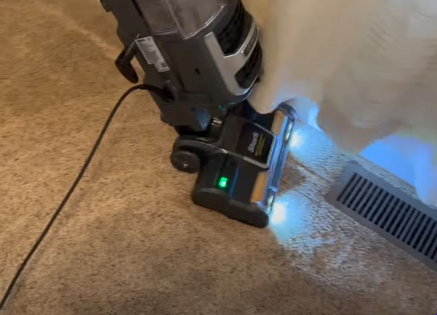 Shark UV725 vs NV360 Which One Should You Pick?