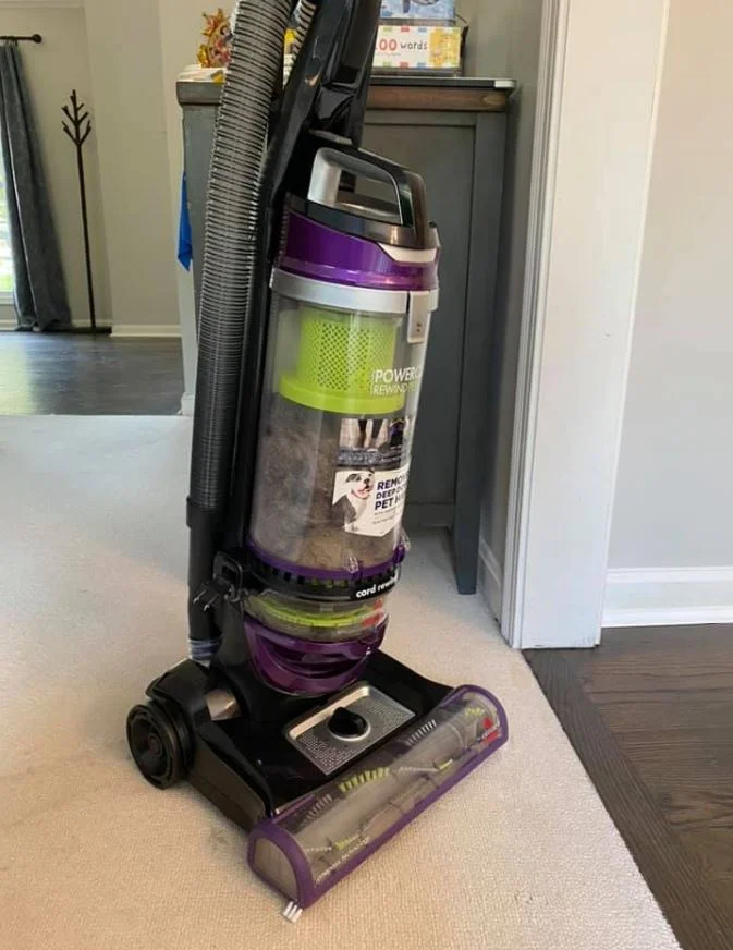 Bissell 2494 has cord rewind feature