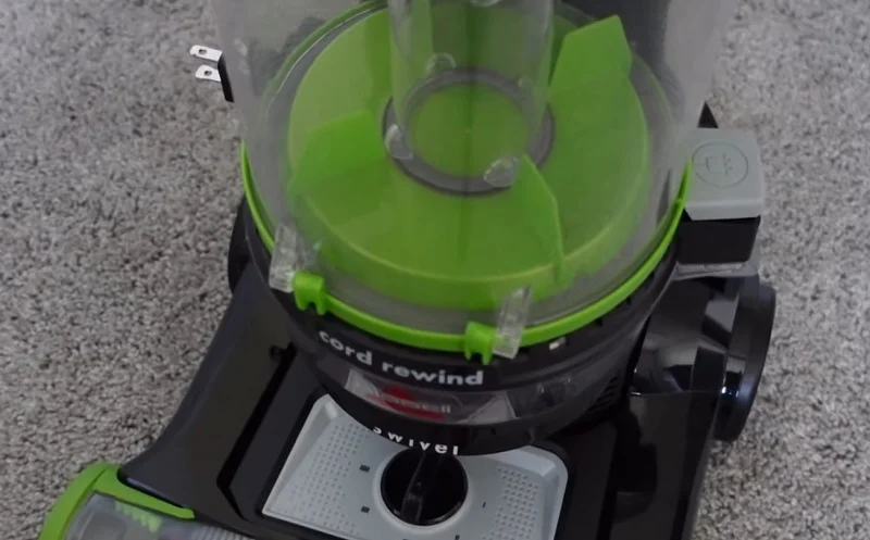 The Bissell 2739 has auto cord rewind
