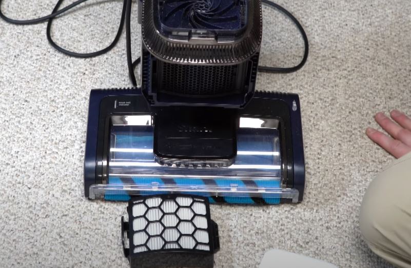 Shark UV850 vs AZ1002 Which is The Best Bang For The Buck?