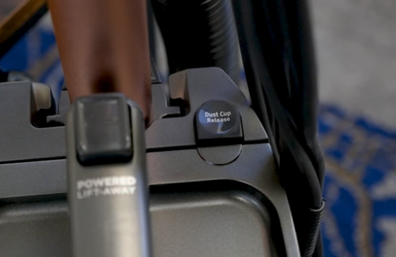 Shark AZ2002 vs ZU782 Which Is The Best Choice?