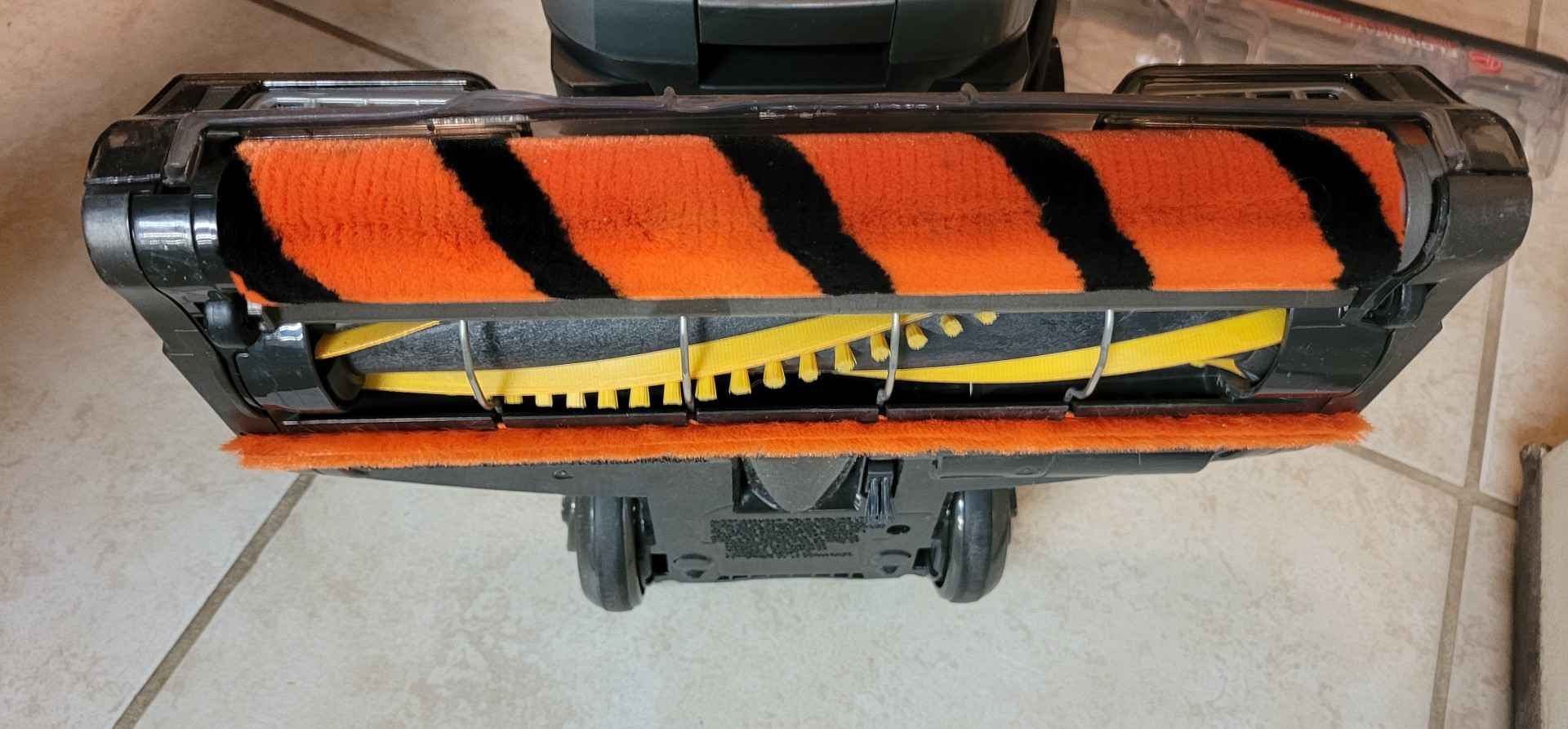 Shark ZU62 vs AZ1002 Which is the Best Vacuum Cleaner?