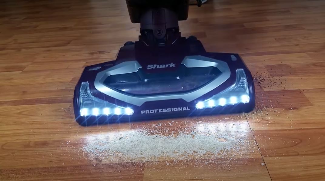 Shark NV752 vs LA502 Which One Is Your Best Bet?