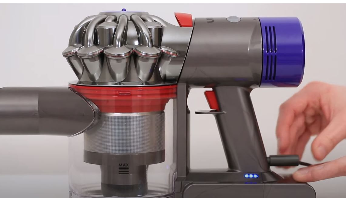 Shark NV501 vs Dyson V8 The Definitive Comparison