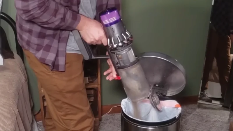 Dyson V11's dustbin