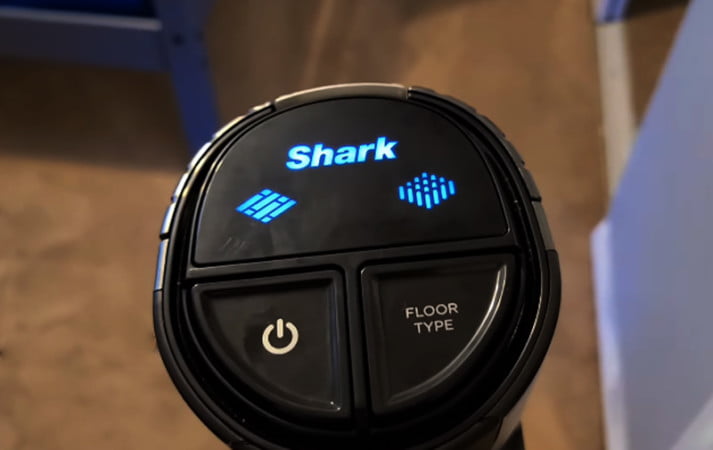 The LED user interface on the Shark HZ2002